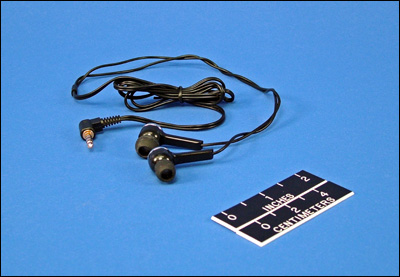 Noise Cancelling Earbuds Microphone on Au 002432 001 Earbuds In Ear Design Blocks Background Noise Silicone