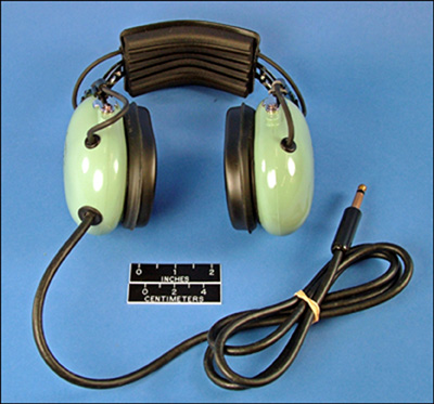 Noise Canceling Earbuds on High Quality  Noise Canceling  Low Impedance Headphones Designed For